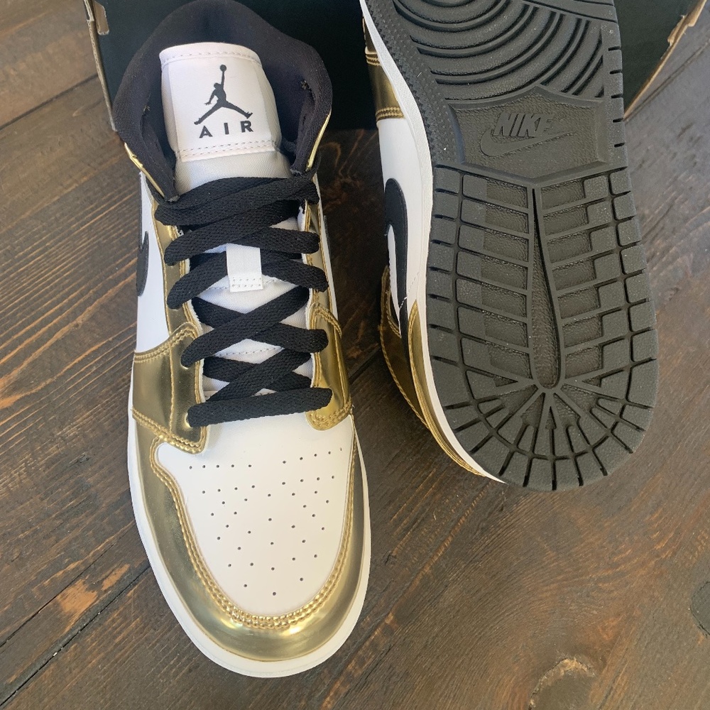 Air Jordan 1 Mid - Gold Metallic